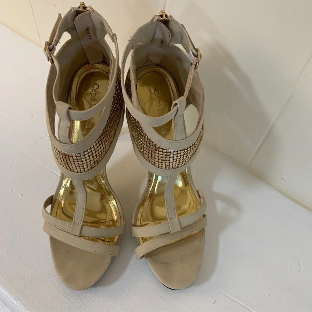 Cape Robbin strappy ankle heels sandals sz 9
